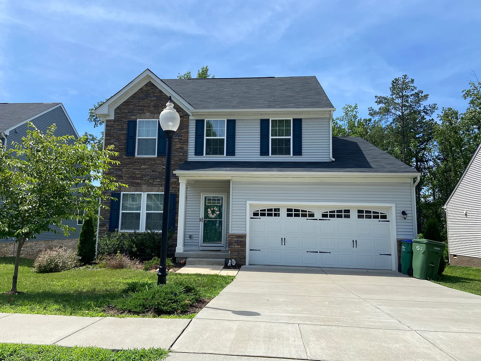 3 bed, 2.5 bath, 2080 sqft, $2,700 — Photo 1