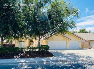 452 W Fallbrook Ave, Clovis, CA 93611