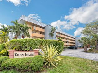 3551 NE 169th St APT 100, North Miami Beach, FL 33160