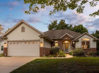 761 Royal Cir, Howard, OH 43028