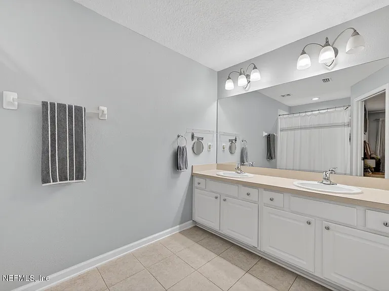 4166 Highwood Dr — Photo 23