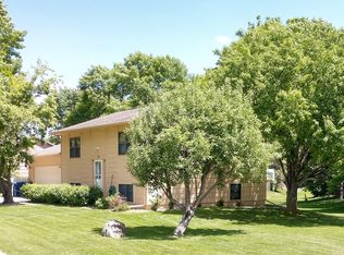 4604 S Holbrook Ave, Sioux Falls, SD 57106