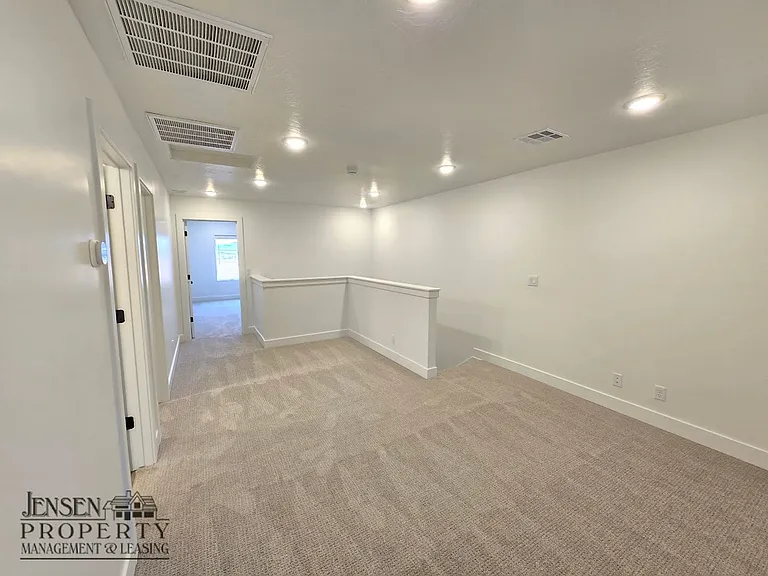 915 W Boxthorn Dr — Photo 13