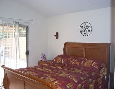 3rd image of 12146 Hythe St