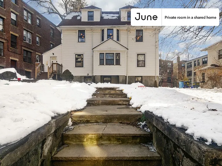 132 Chiswick Rd #2D — Photo 12