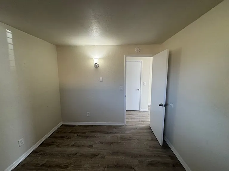 3007-3009 Juanipero Way — Photo 9