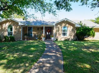 943 Maplecrest Dr, Lancaster, TX 75146