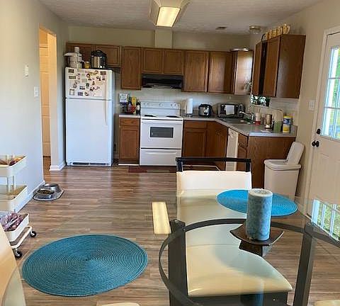 4th image of 700 Colony Village Way