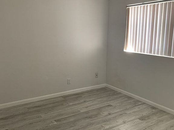 4th image of 121 Elder Ave #121
