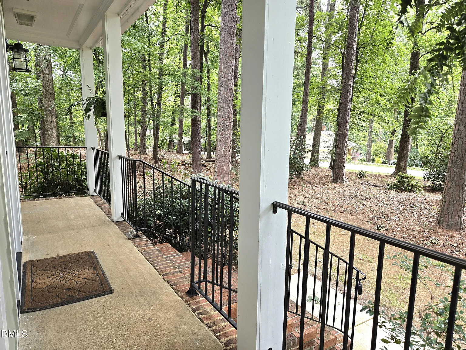 4 bed, 2.5 bath, 3047 sqft, $3,200 — Photo 2