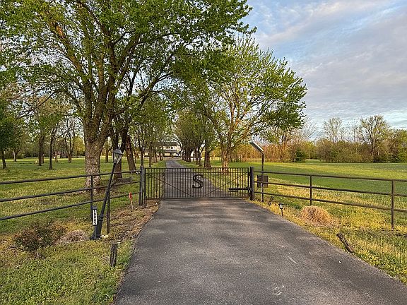 5th image of 19805 S 4080th Rd