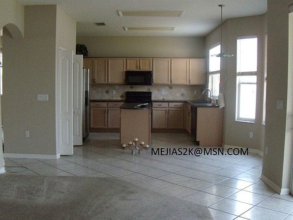 Family room/Kitchen
