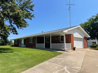 7014 N East Rd, Dundas, IL 62425