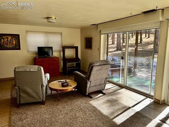 4th image of 705 Sunnywood Ln