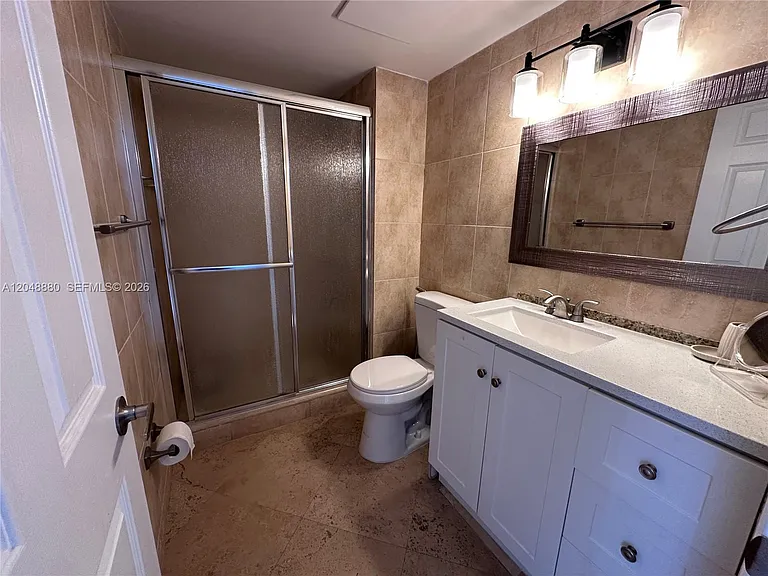 18021 Biscayne Blvd #702 — Photo 8