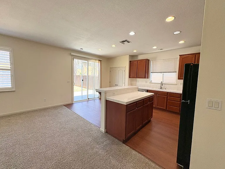 5454 Gold Creek Cir — Photo 7