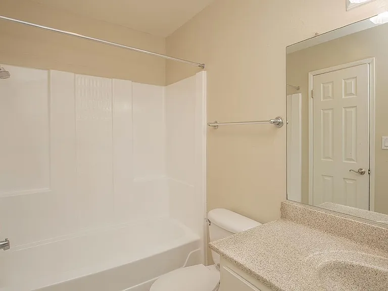 Wateridge Apartment Homes — Photo 43