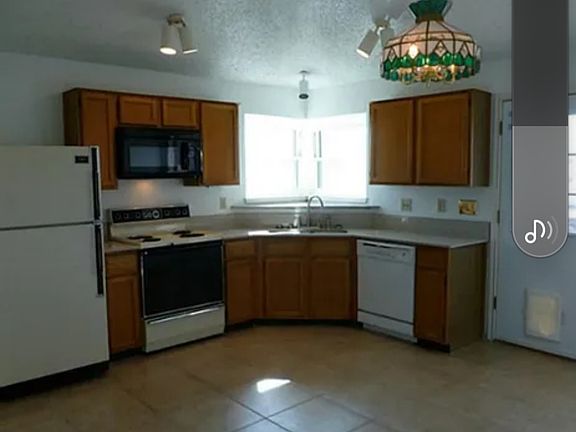 3rd image of 2408 Shady Turf Dr