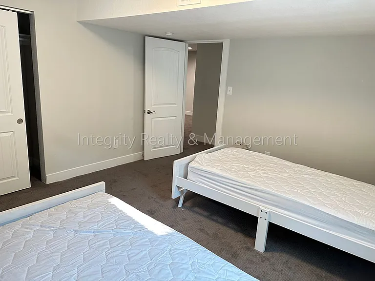 3092 W Layton Ave — Photo 27
