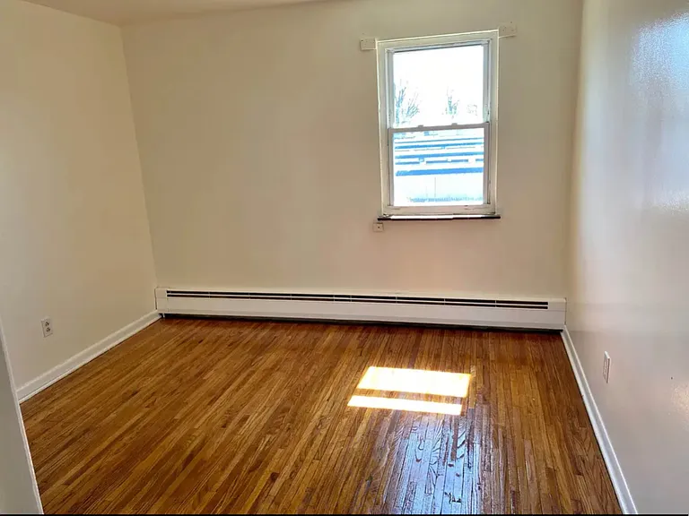 37 Eagan Dr #3 — Photo 1