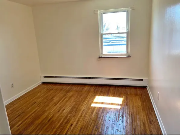 37 Eagan Dr APT 3, Buffalo, NY 14218