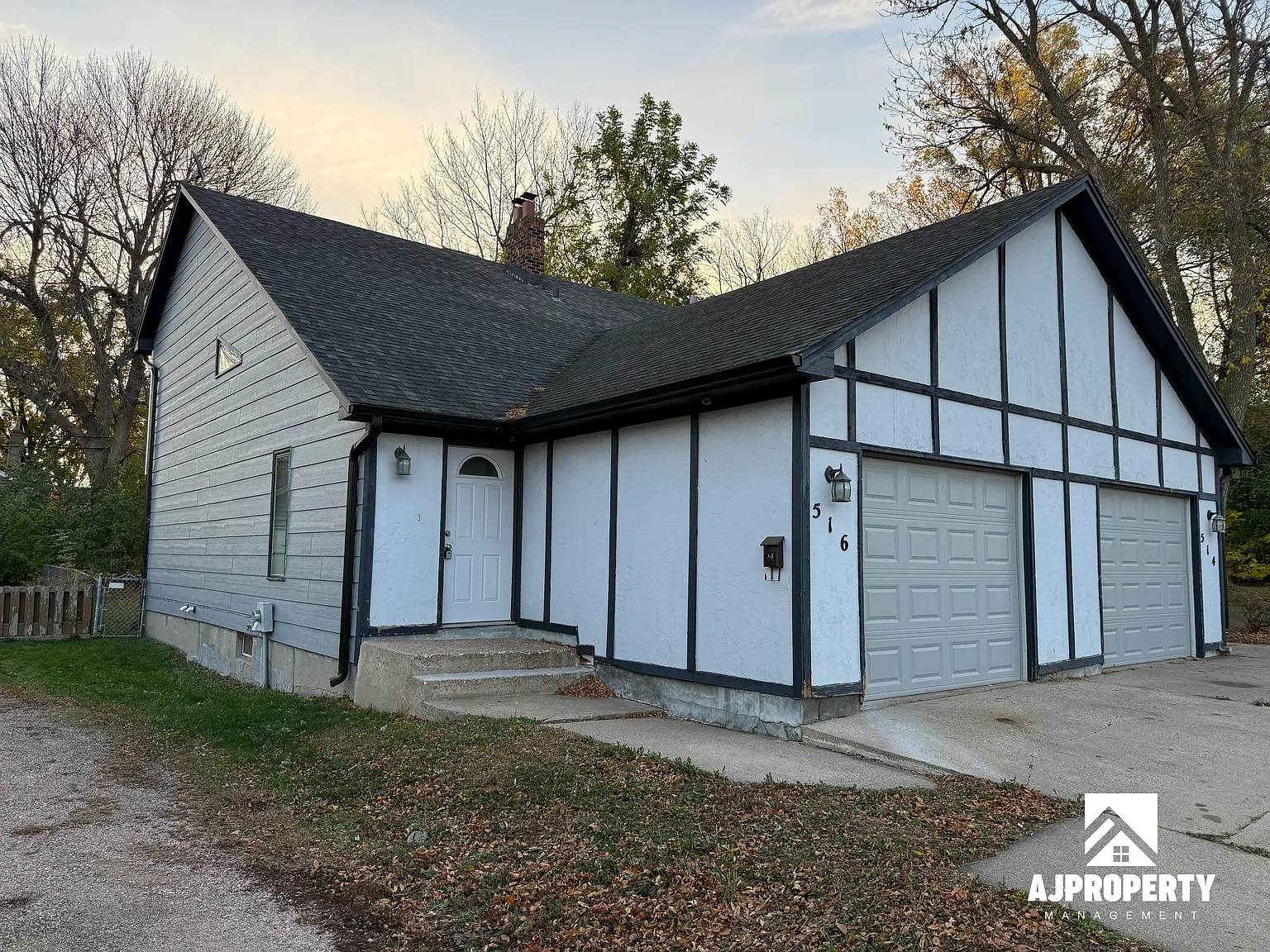 2 bed, 1.5 bath, 1300 sqft, $1,200 — Photo 2