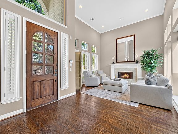 2nd image of 18728 Thorntree Ln
