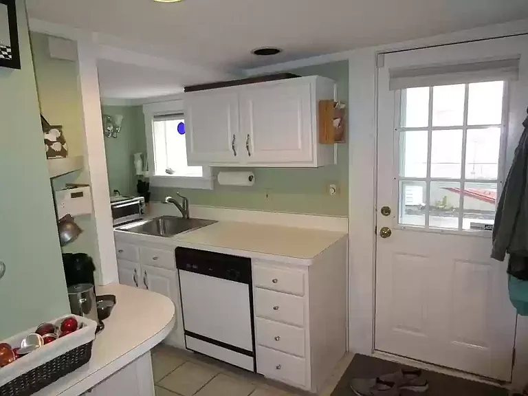 15 Cottage Ct #2 — Photo 7