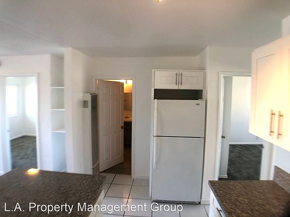 3rd image of 1040 W 91st St #11