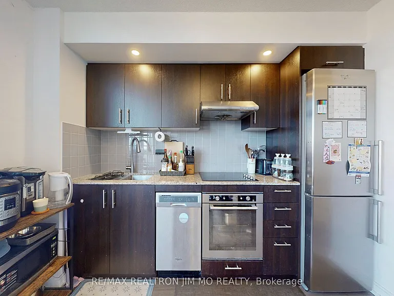 255 Village Green Sq #808 — Photo 19