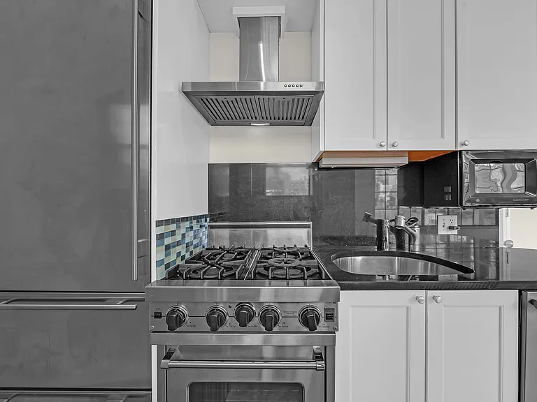 127 E 69th St #PENTHOUSE — Photo 6