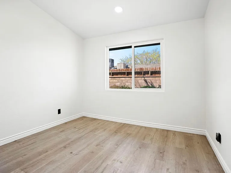 44715 Gingham Ave — Photo 17