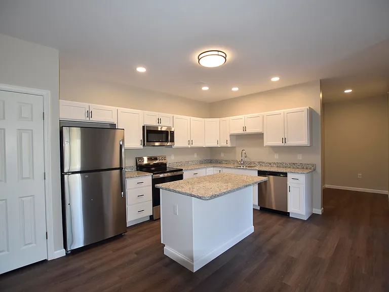 217 Rockingham Rd #304 — Photo 3