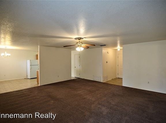4th image of 2110 Sandstone Dr