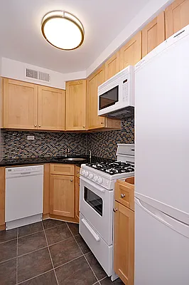 Sold by Sumitomo Real Estate Sales | media 38