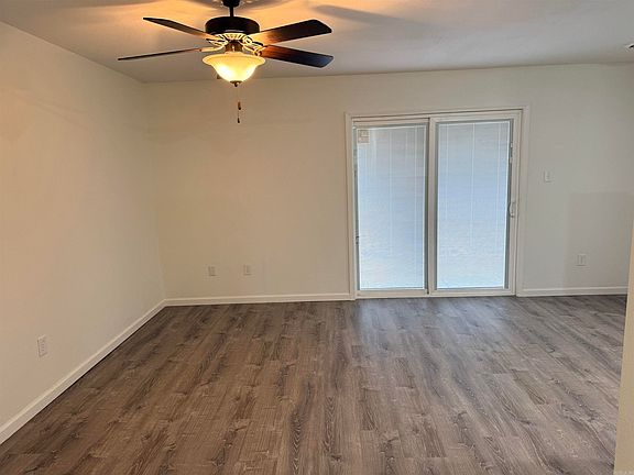 5th image of 300 W Easy St