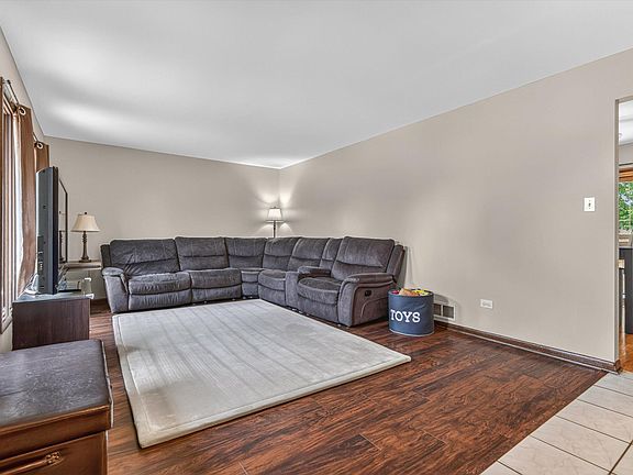 3rd image of 5038 W 87th Pl
