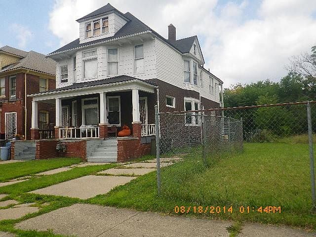 2nd image of 72 Pasadena St