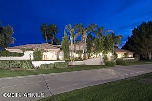 1st image of 9 E Oakwood Hills Dr
