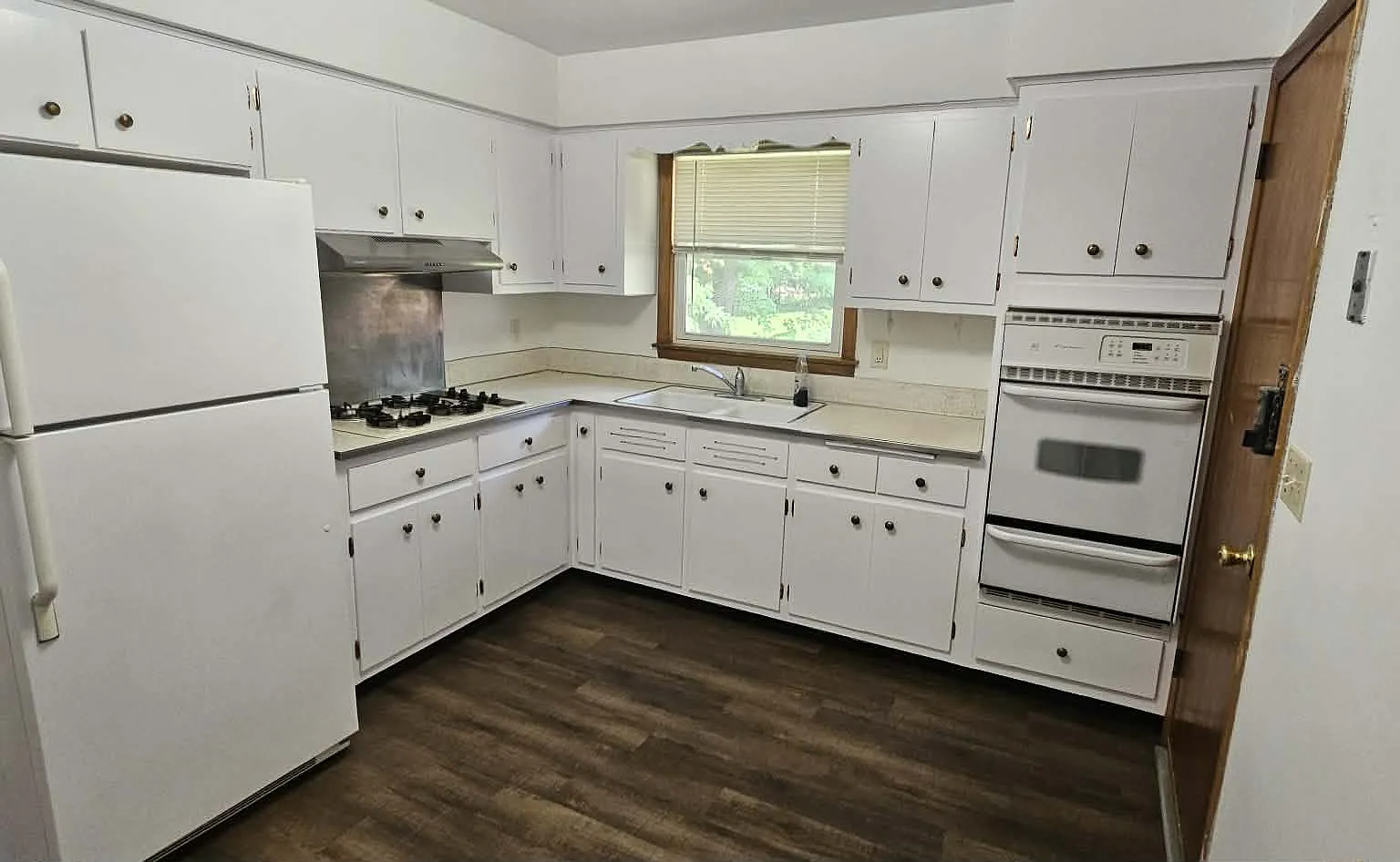 2 bed, 1000 sqft, $1,250 — Photo 2
