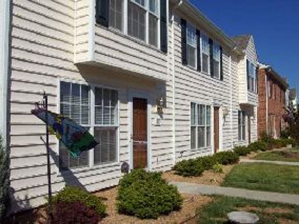 1st image of 245 Mulberry Cir