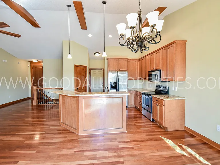 40 NE Gracewood Dr — Photo 5