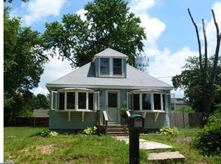 103 Lakeview Ave, Pine Hill, NJ 08021