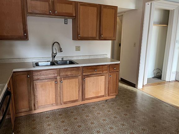 5th image of 328 8th St S #328
