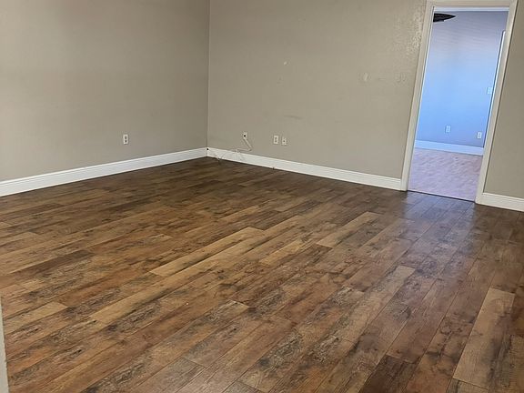 2nd image of 106 Windtree Ln #101