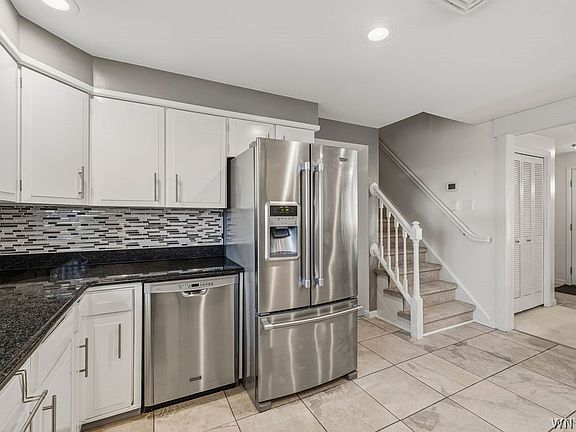 3rd image of 6261 Nash Rd