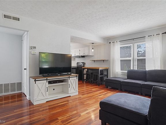 4th image of 416 Morrison Ave