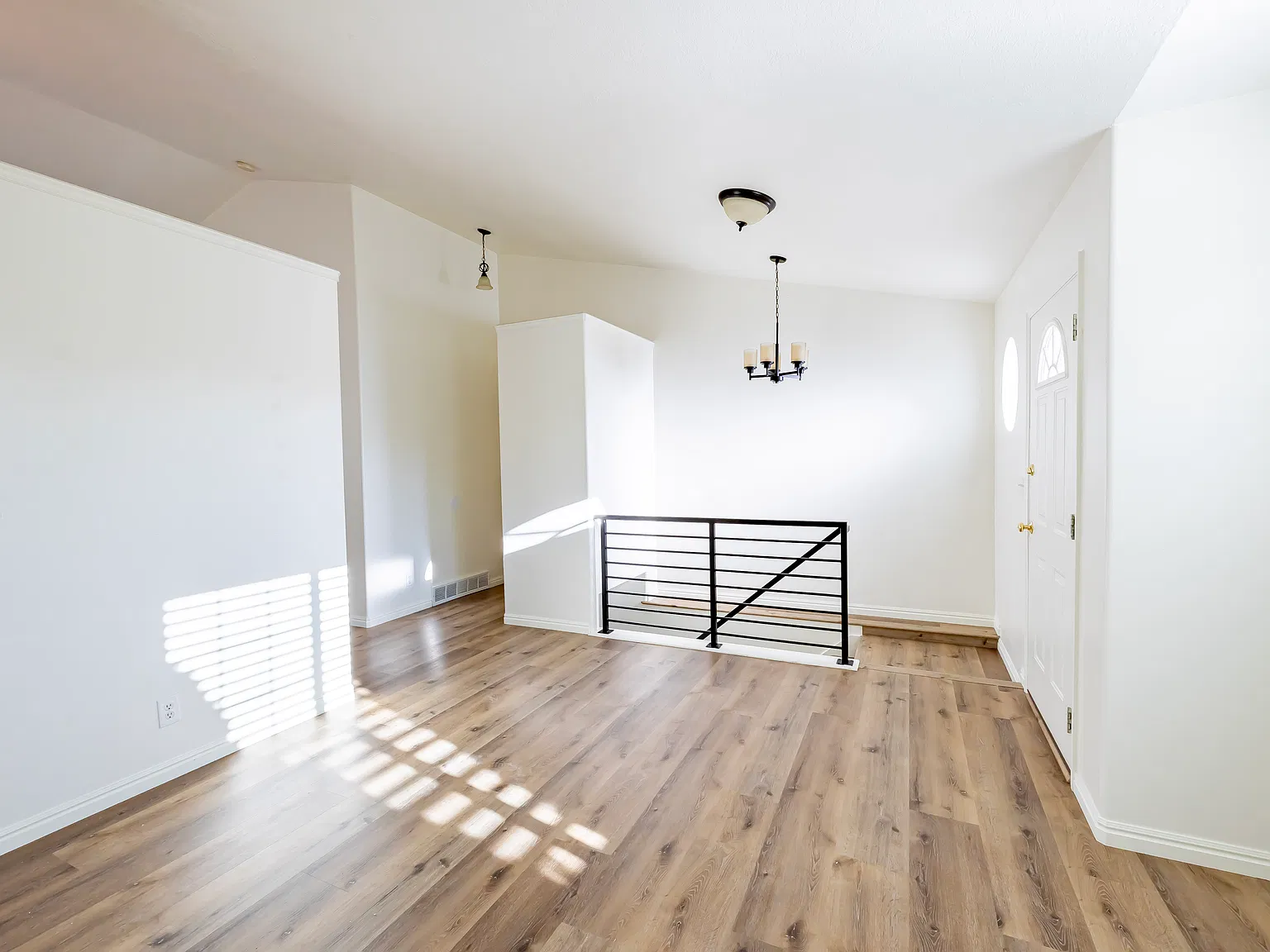 5 bed, 2640 sqft, $2,395 — Photo 2