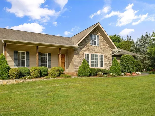 129 Idlewild Rd, Advance, NC 27006