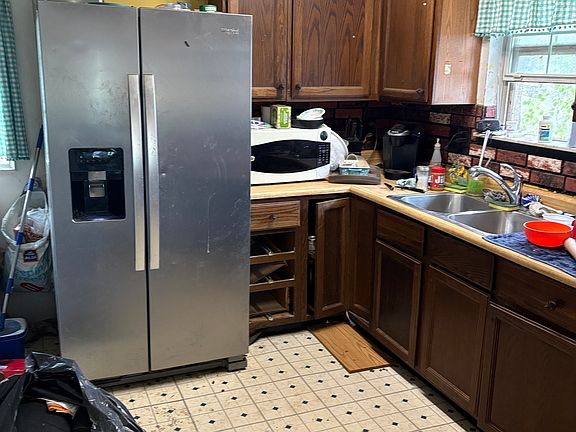 4th image of 8816 S Ayres Dr
